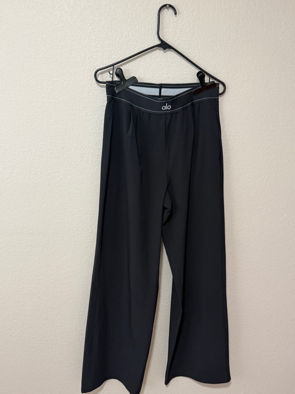 ALO Yoga Black Wide-Leg Pants - Picture 2 of 4